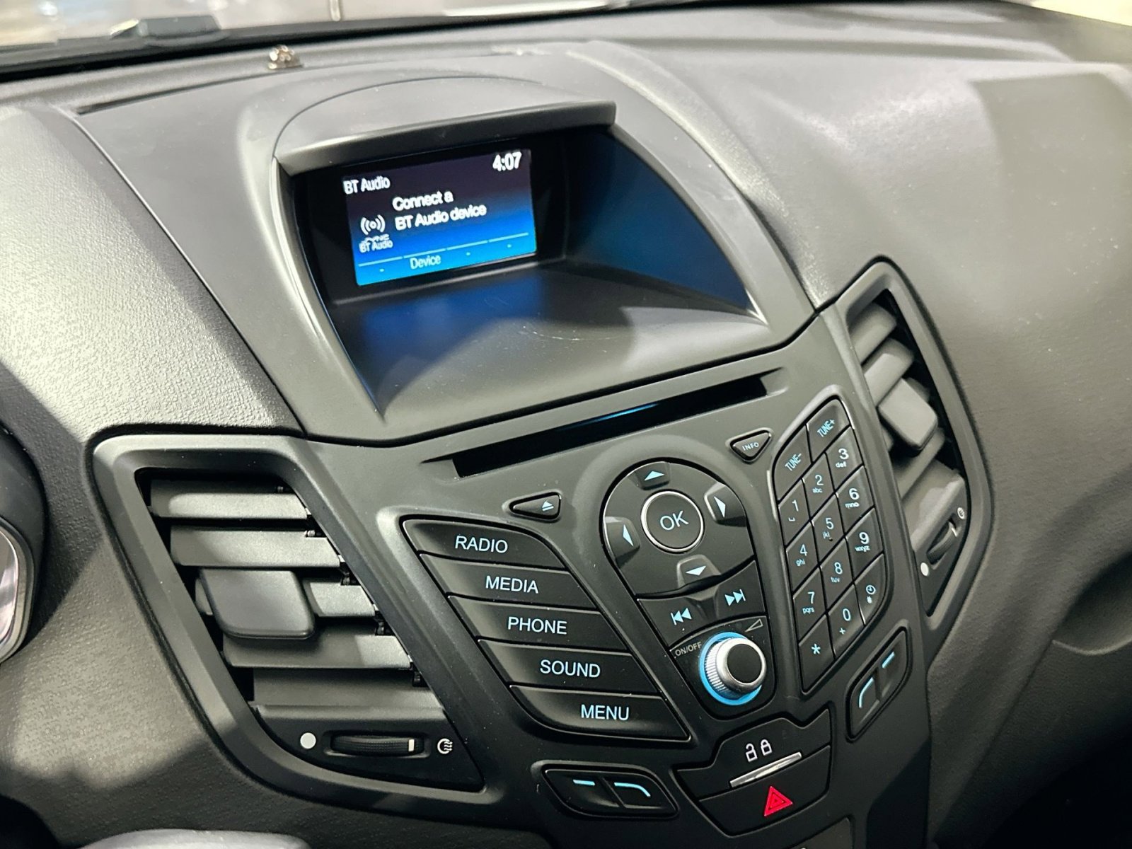 Used 2019 Ford Fiesta SE image 25