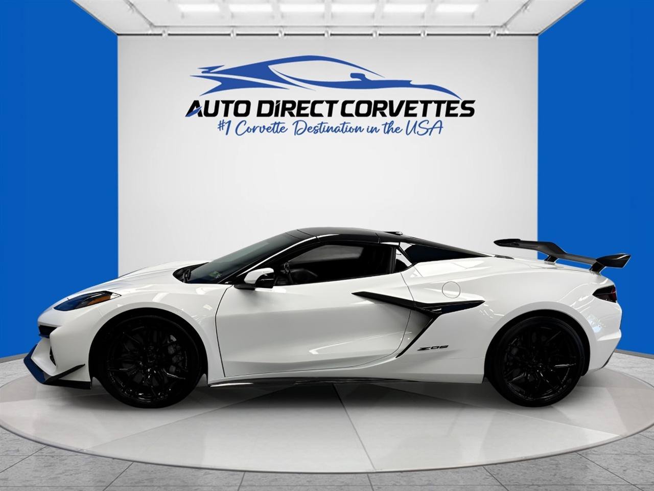 Used 2024 Chevrolet Corvette Z06 w/ Z07 Performance Package RWD image 7