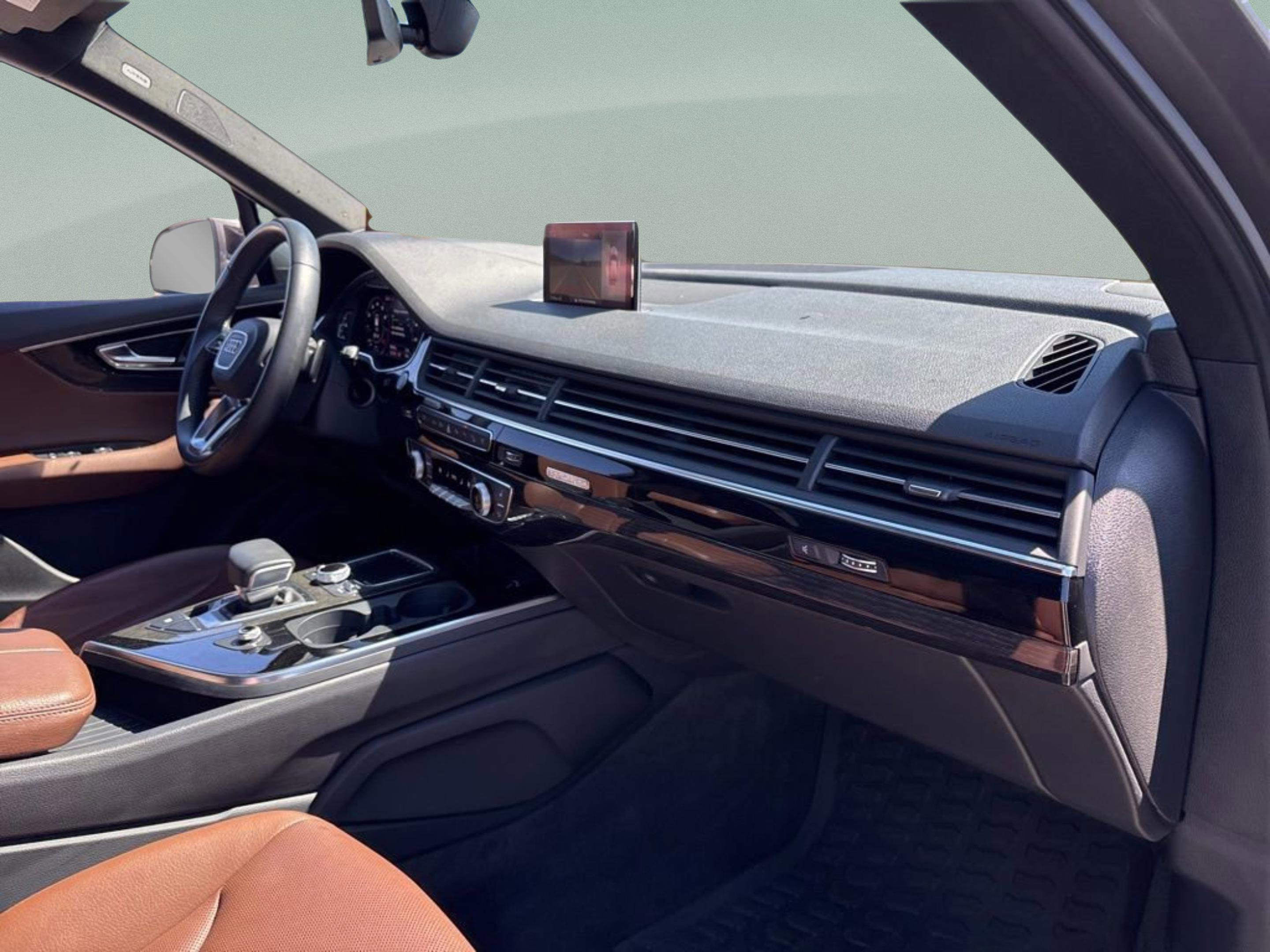 Used 2019 Audi Q7 3.0T Prestige w/ Prestige Package image 12