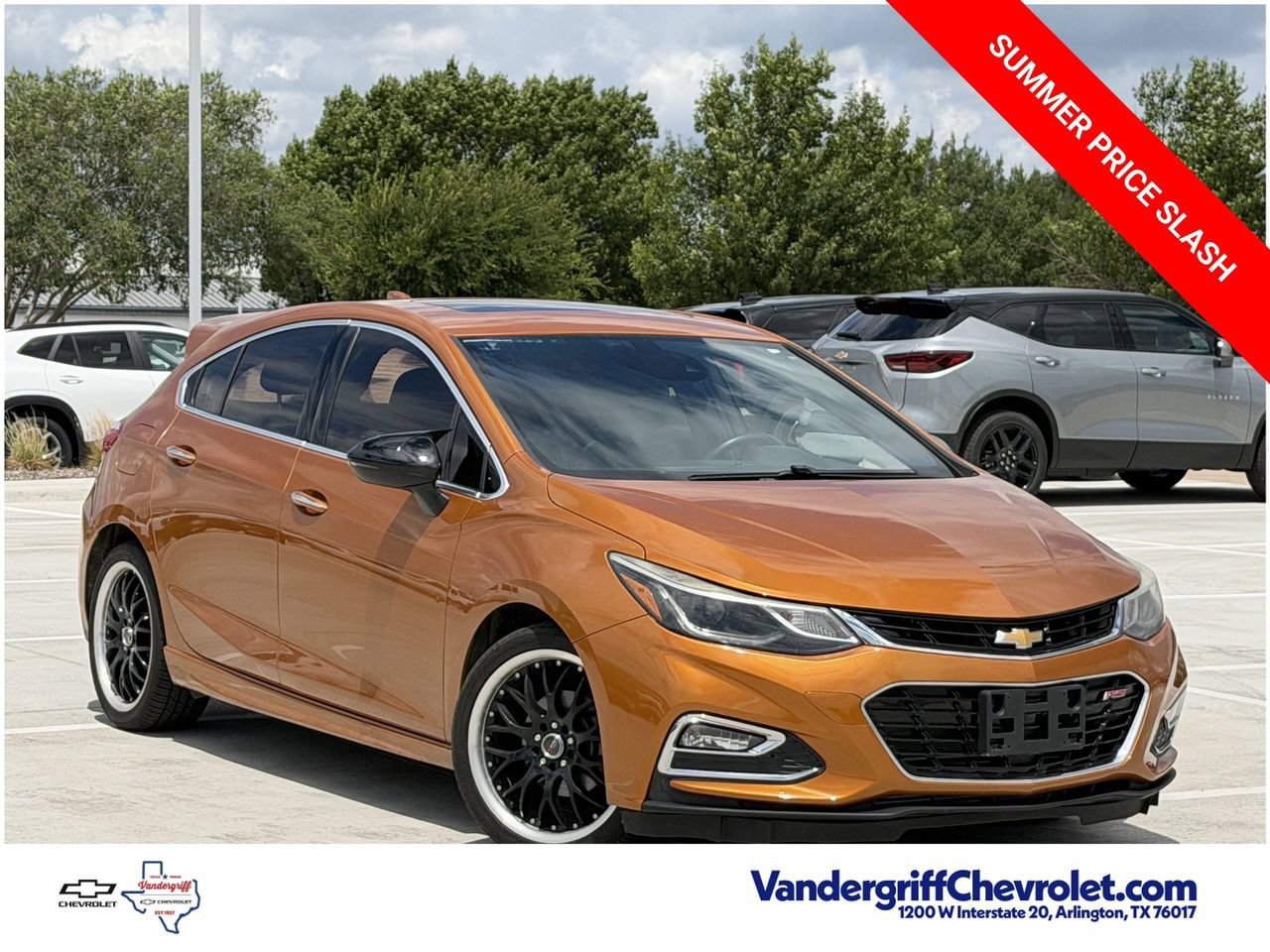 Used 2017 Chevrolet Cruze Premier FWD image 2