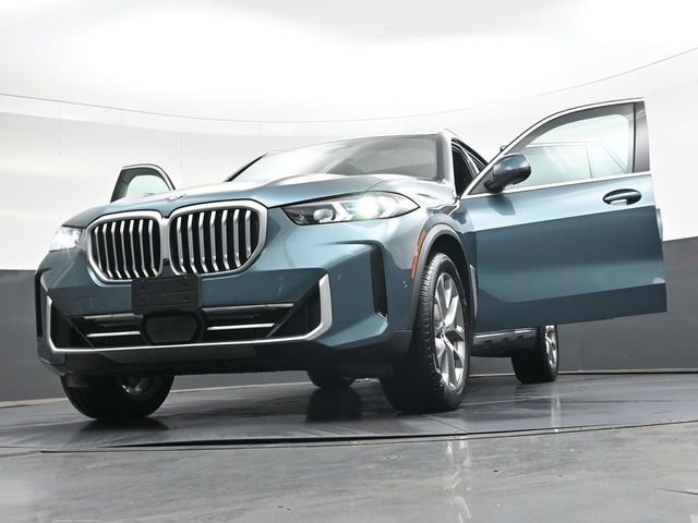 Used 2025 BMW X5 xDrive40i AWD/4WD image 47