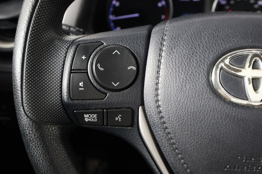 Used 2017 Toyota RAV4 LE FWD image 8