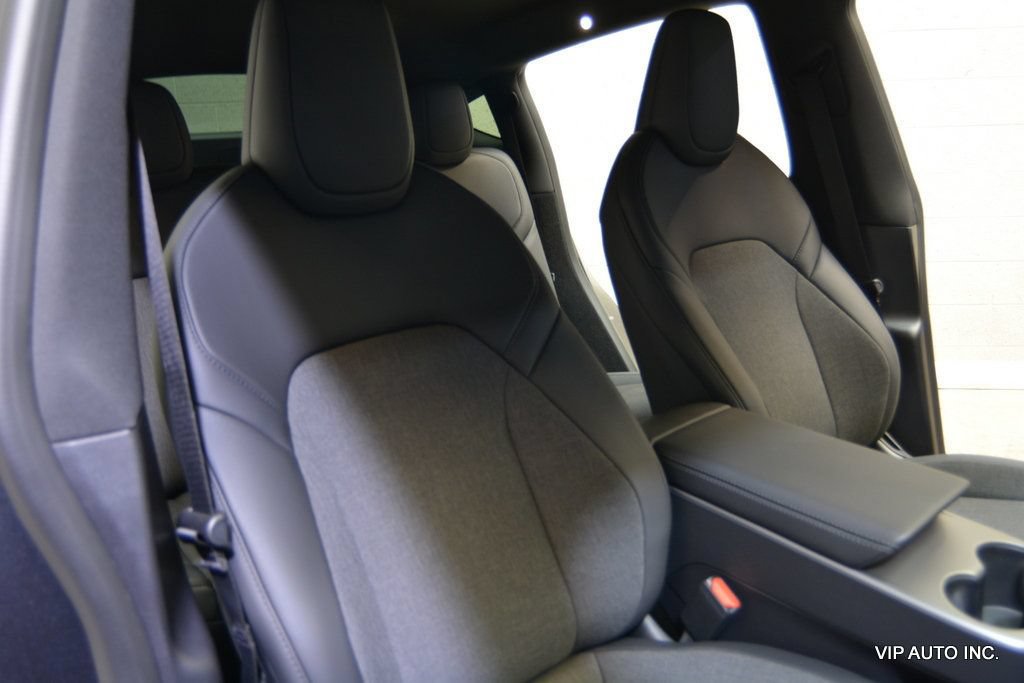 Used 2026 Tesla Model Y 2WD image 22