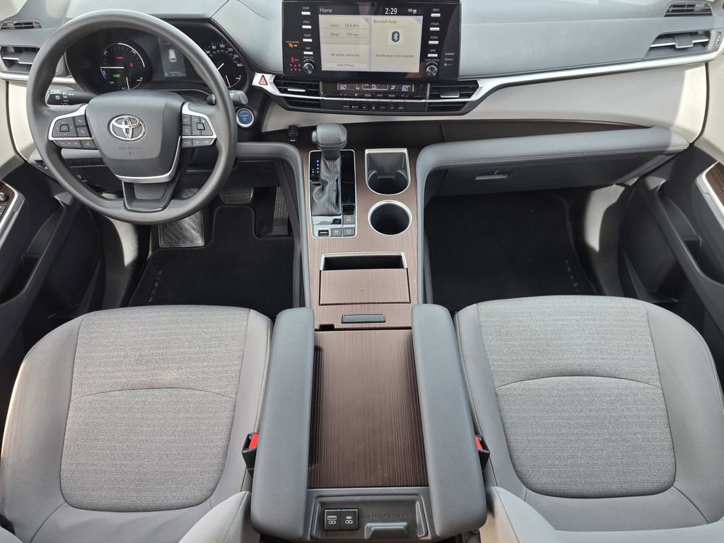 Used 2021 Toyota Sienna LE image 18