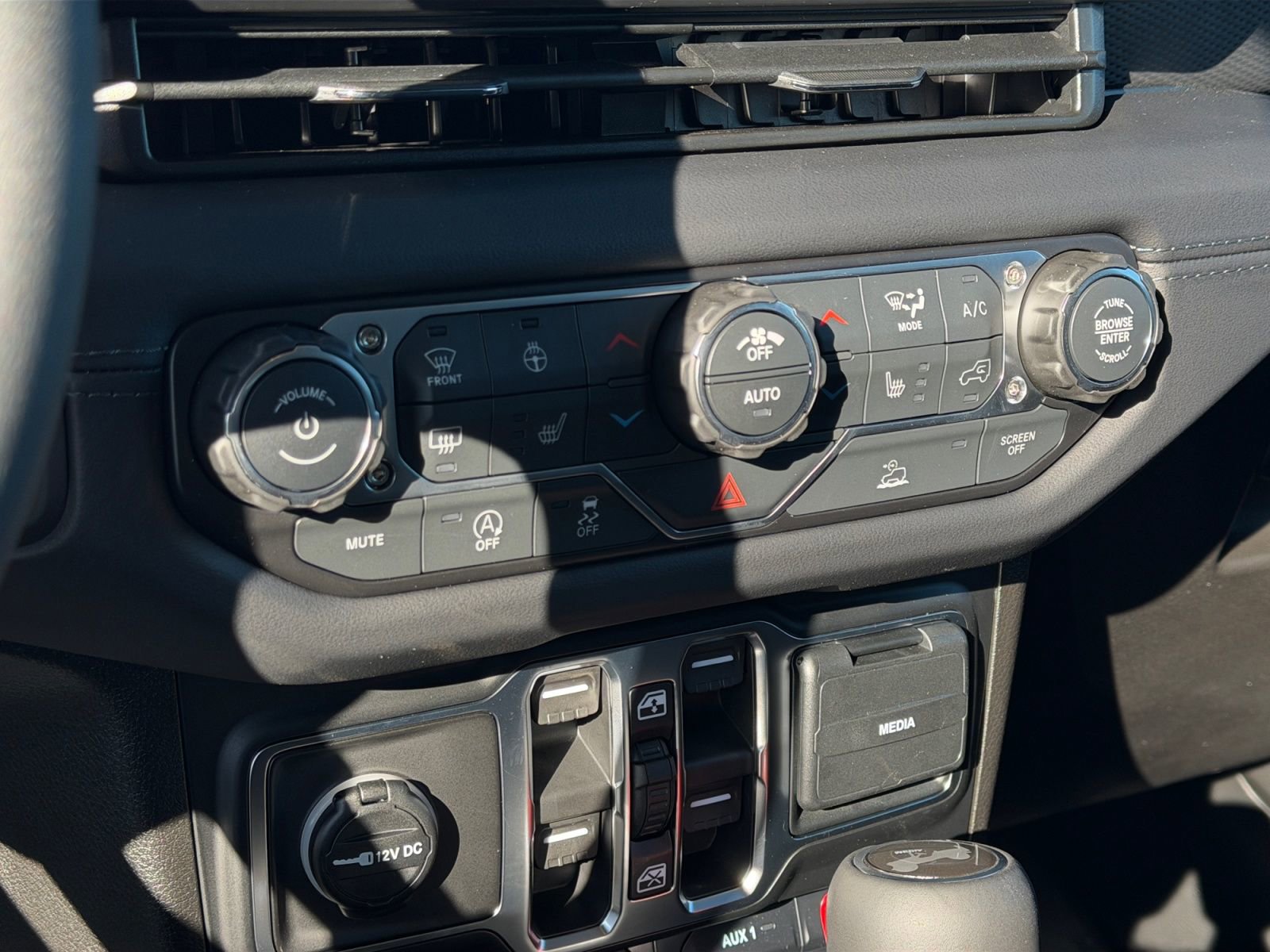 New 2026 Jeep Wrangler Unlimited Rubicon image 24