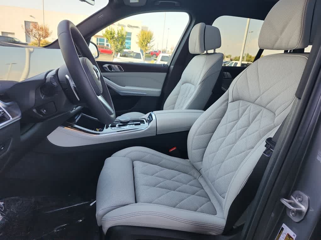 New 2026 BMW X5 sDrive40i w/ M Sport Package RWD image 14