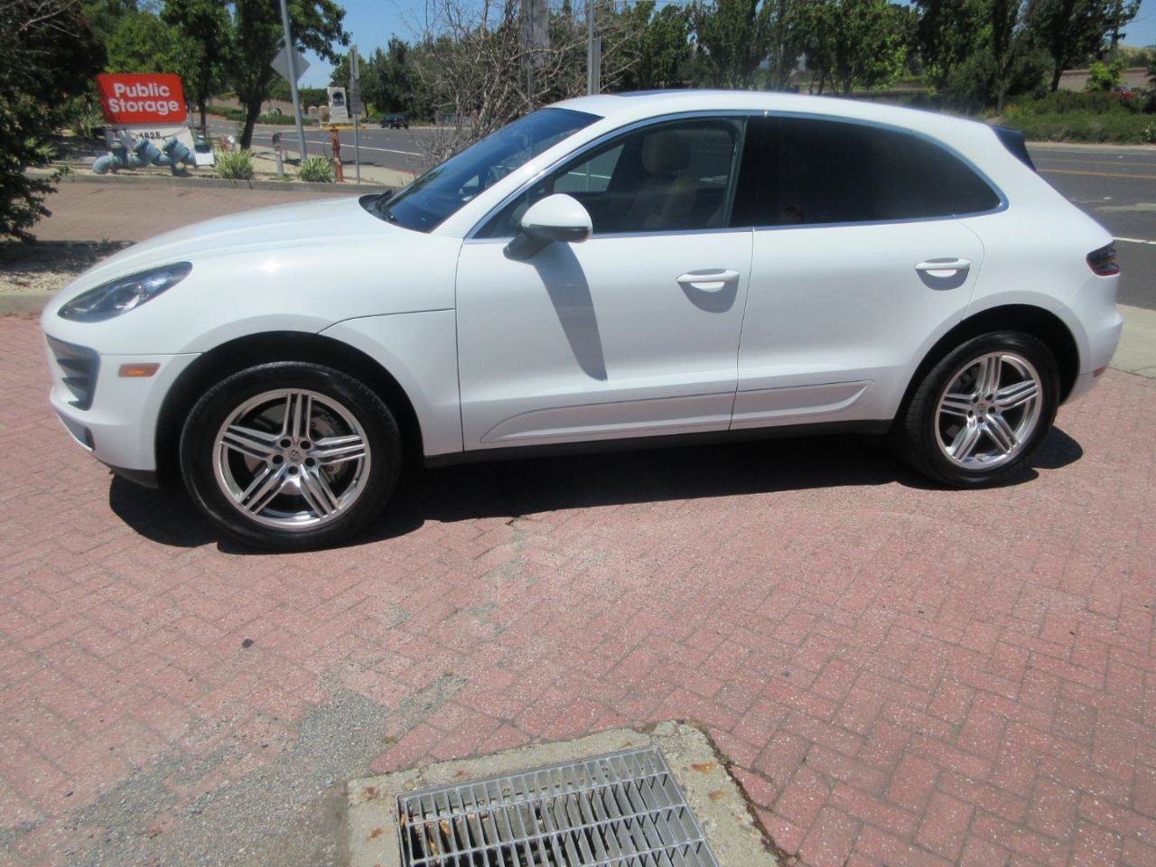 Used 2017 Porsche Macan S AWD/4WD image 3