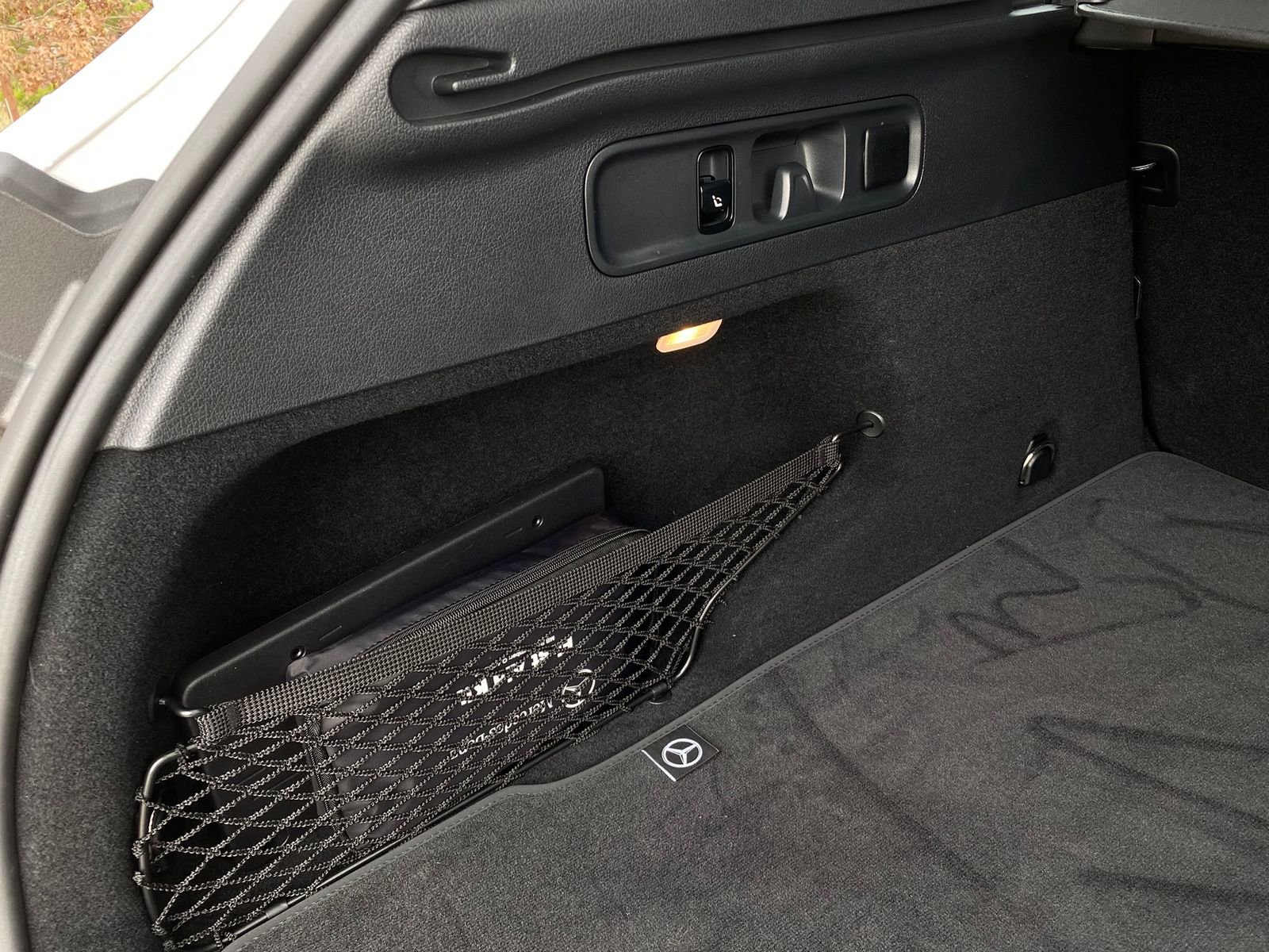 Used 2025 Mercedes-Benz GLC 300 image 33