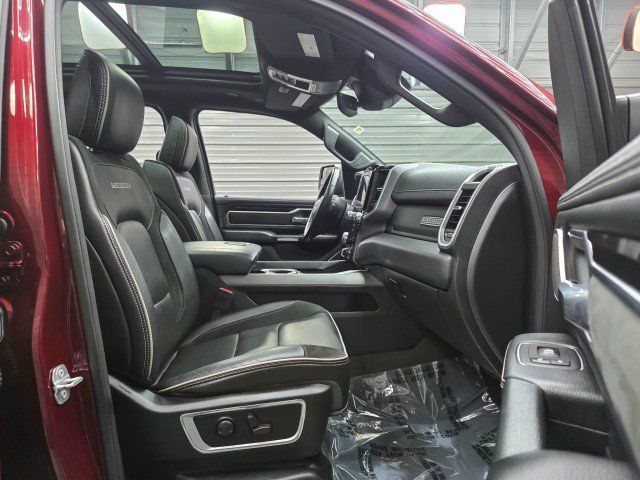 Used 2022 RAM 1500 Laramie AWD/4WD image 17
