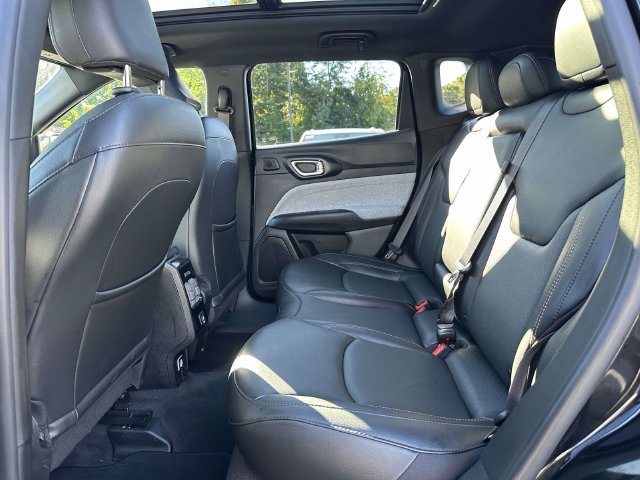 Used 2023 Jeep Compass Latitude w/ Sun and Sound Group AWD/4WD image 19
