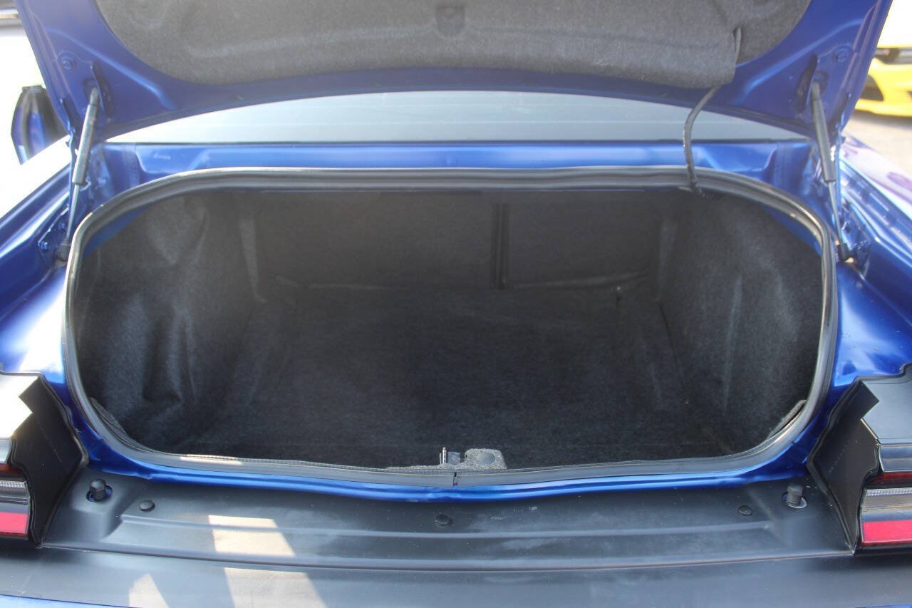 Used 2022 Dodge Challenger SXT w/ Plus Package RWD image 13