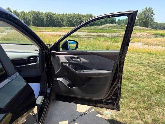 Used 2023 Nissan Rogue SV AWD/4WD image 27