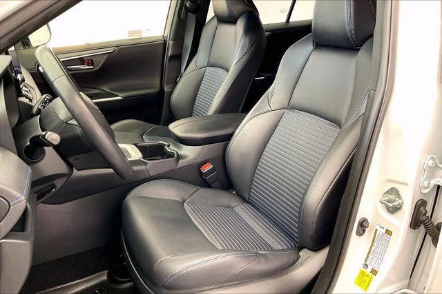 Used 2023 Toyota RAV4 XSE AWD/4WD image 18