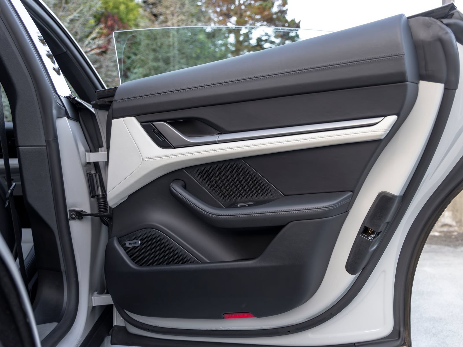Certified 2025 Porsche Taycan AWD/4WD image 44