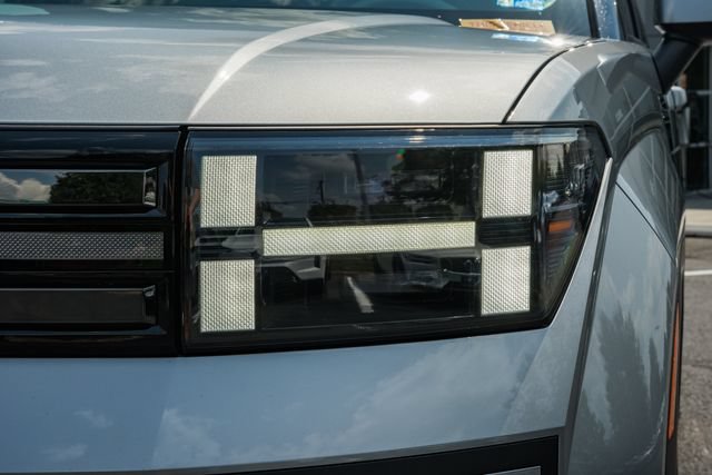 Used 2024 Hyundai Santa Fe Limited FWD image 17