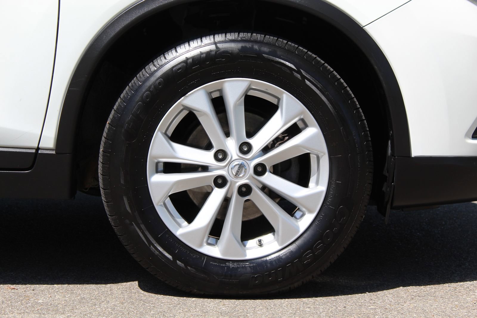 Used 2015 Nissan Rogue SV w/ SV Premium Package image 23