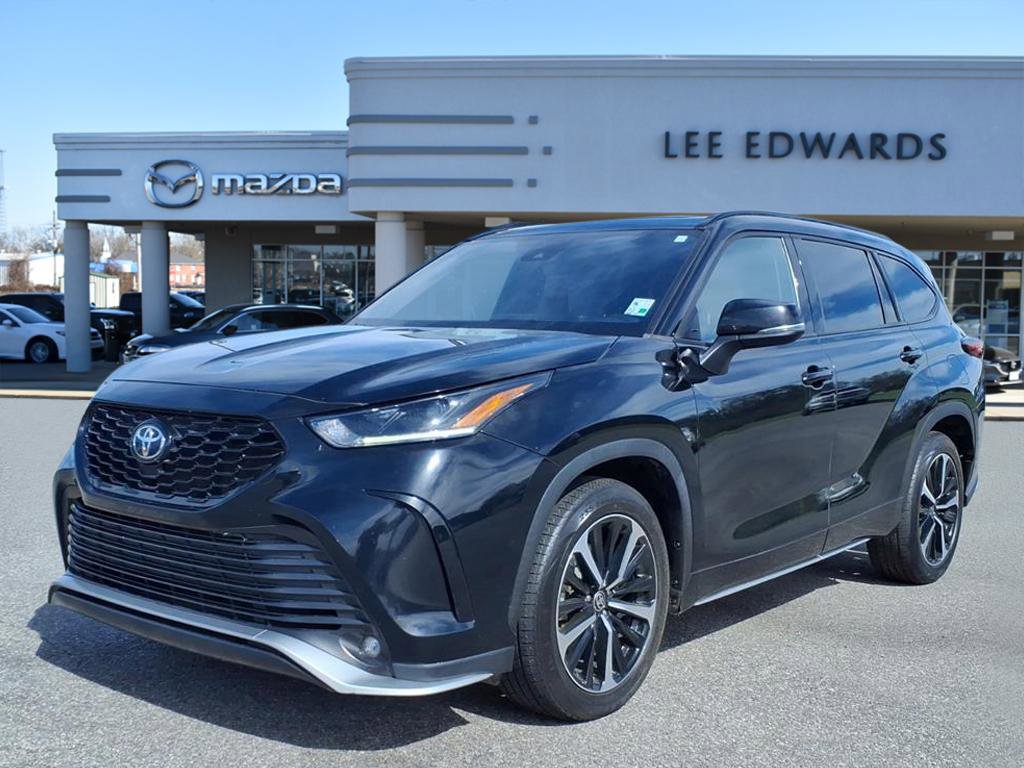 Used 2021 Toyota Highlander XSE image 1