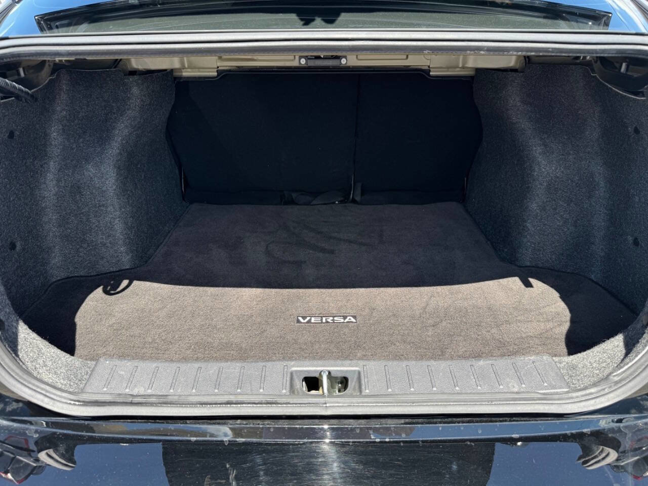 Used 2021 Nissan Versa SV image 15