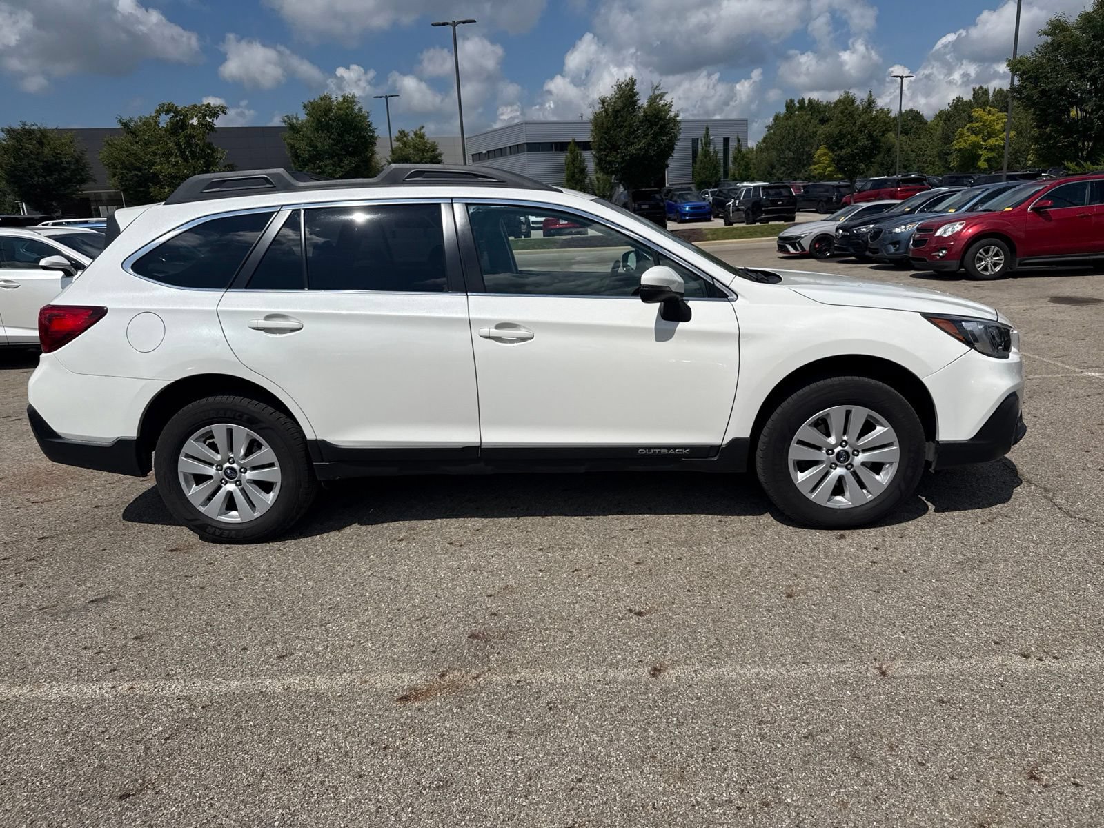 Used 2018 Subaru Outback 2.5i Premium AWD/4WD image 4