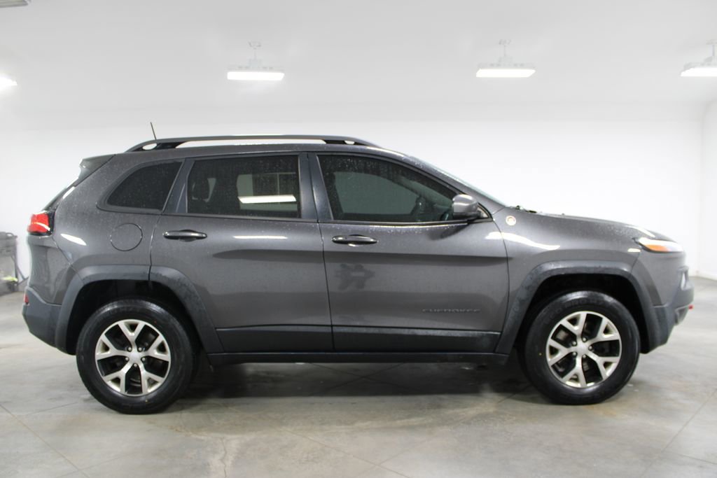 Used 2017 Jeep Cherokee Trailhawk w/ Comfort/Convenience Group image 11