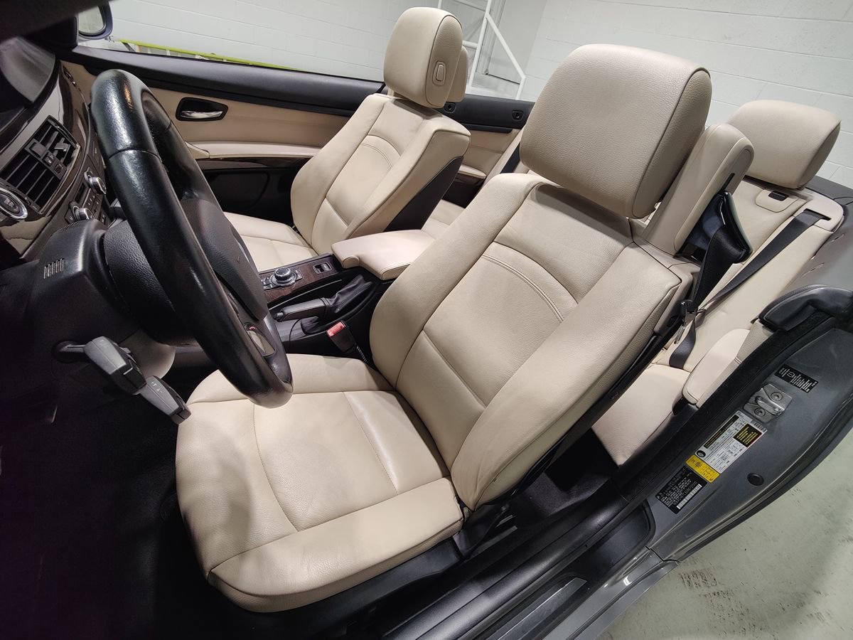 Used 2011 BMW 328i Convertible RWD image 24
