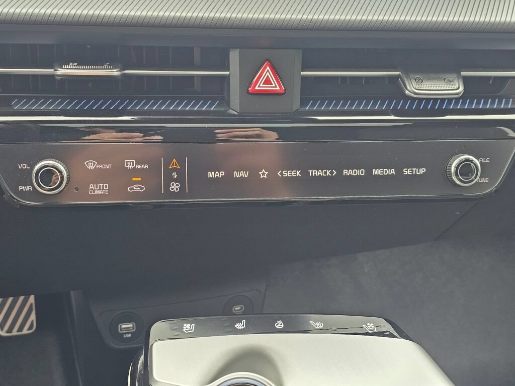 Certified 2024 Kia EV6 GT-Line AWD/4WD image 17