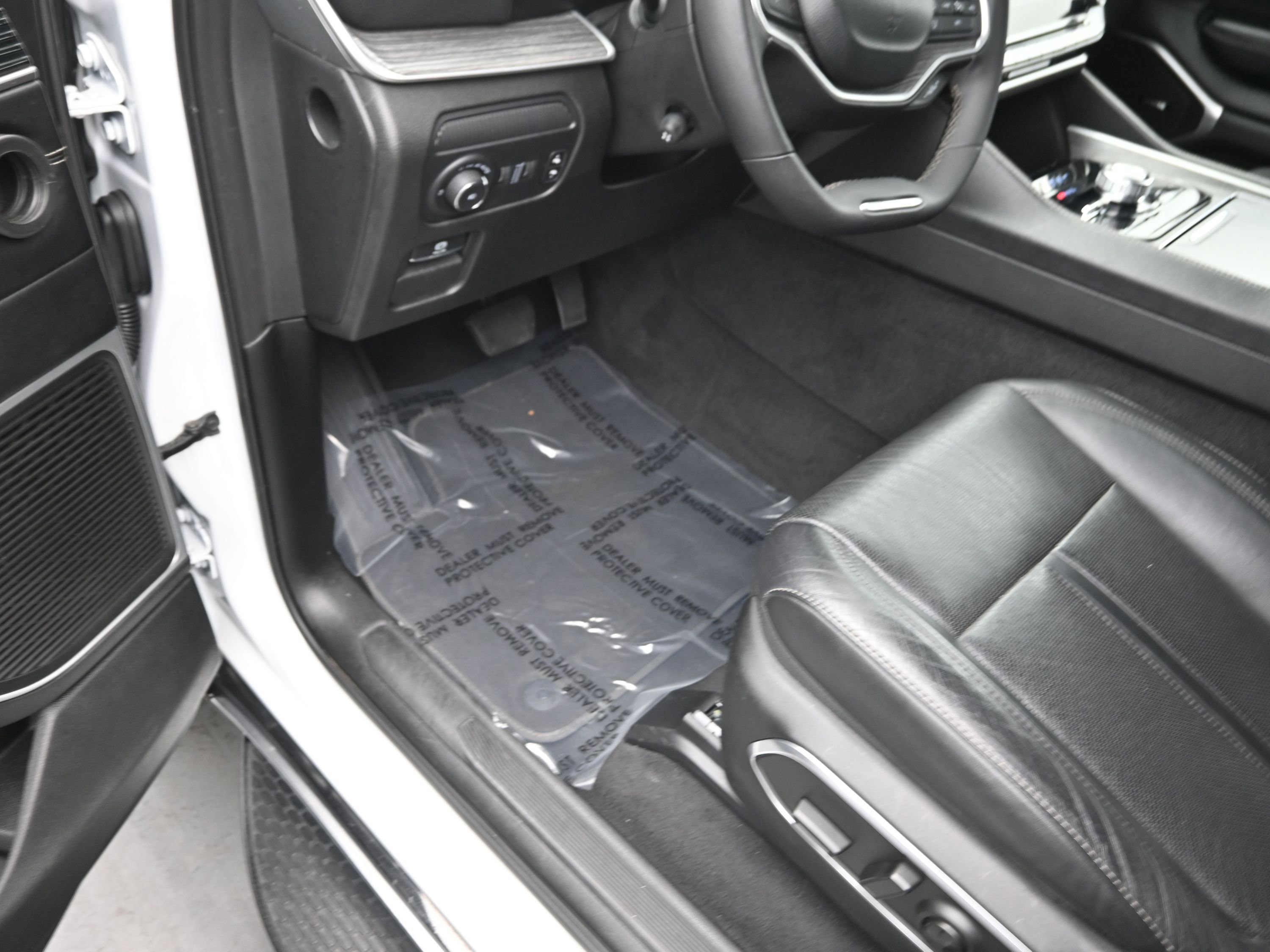 Used 2023 Jeep Wagoneer L Series II image 17