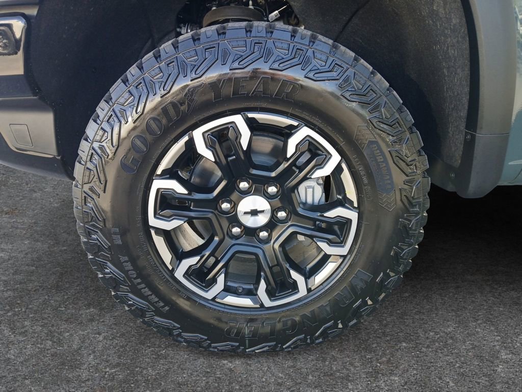 New 2026 Chevrolet Silverado 1500 ZR2 image 9