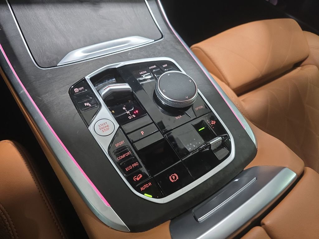 Certified 2024 BMW X7 xDrive40i w/ M Sport Package image 20