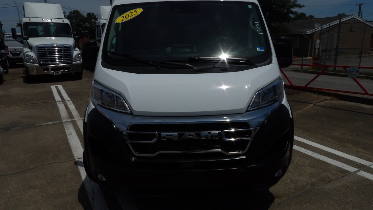 Used 2025 RAM ProMaster 2500 w/ U-Haul Equipment Group FWD image 6