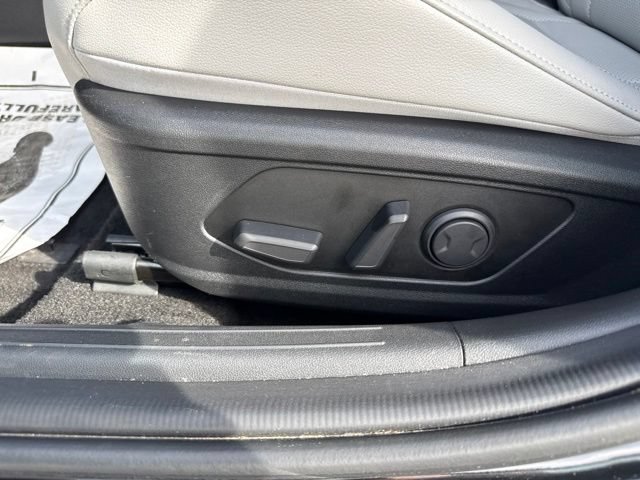 Used 2025 Hyundai Elantra Limited FWD image 15