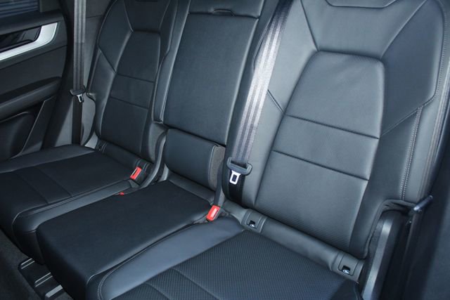 Certified 2025 Porsche Cayenne Base image 23