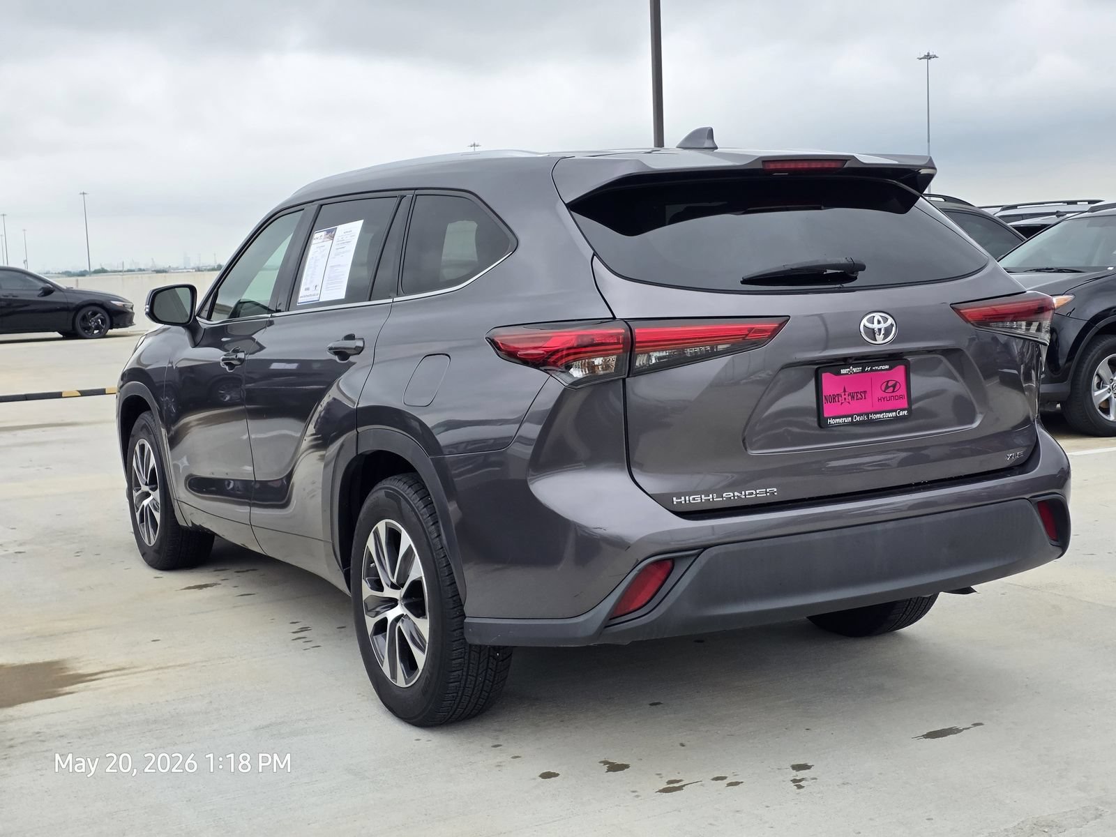 Used 2021 Toyota Highlander XLE FWD image 8