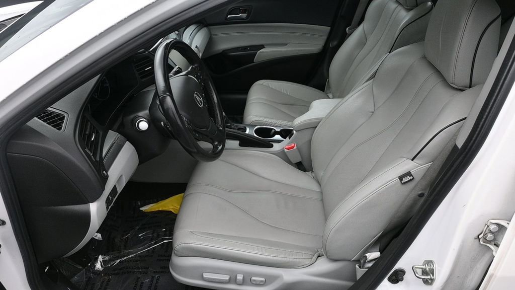 Used 2020 Acura ILX FWD image 16