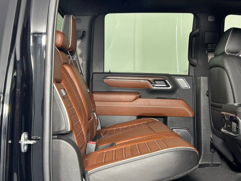 Used 2024 GMC Sierra 3500 Denali Ultimate AWD/4WD image 14
