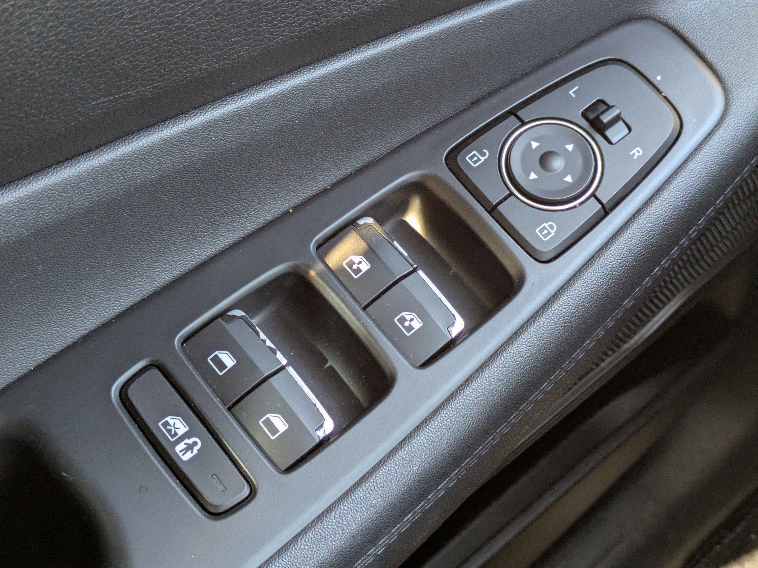 Used 2021 Hyundai Santa Fe SEL w/ Convenience Package image 25