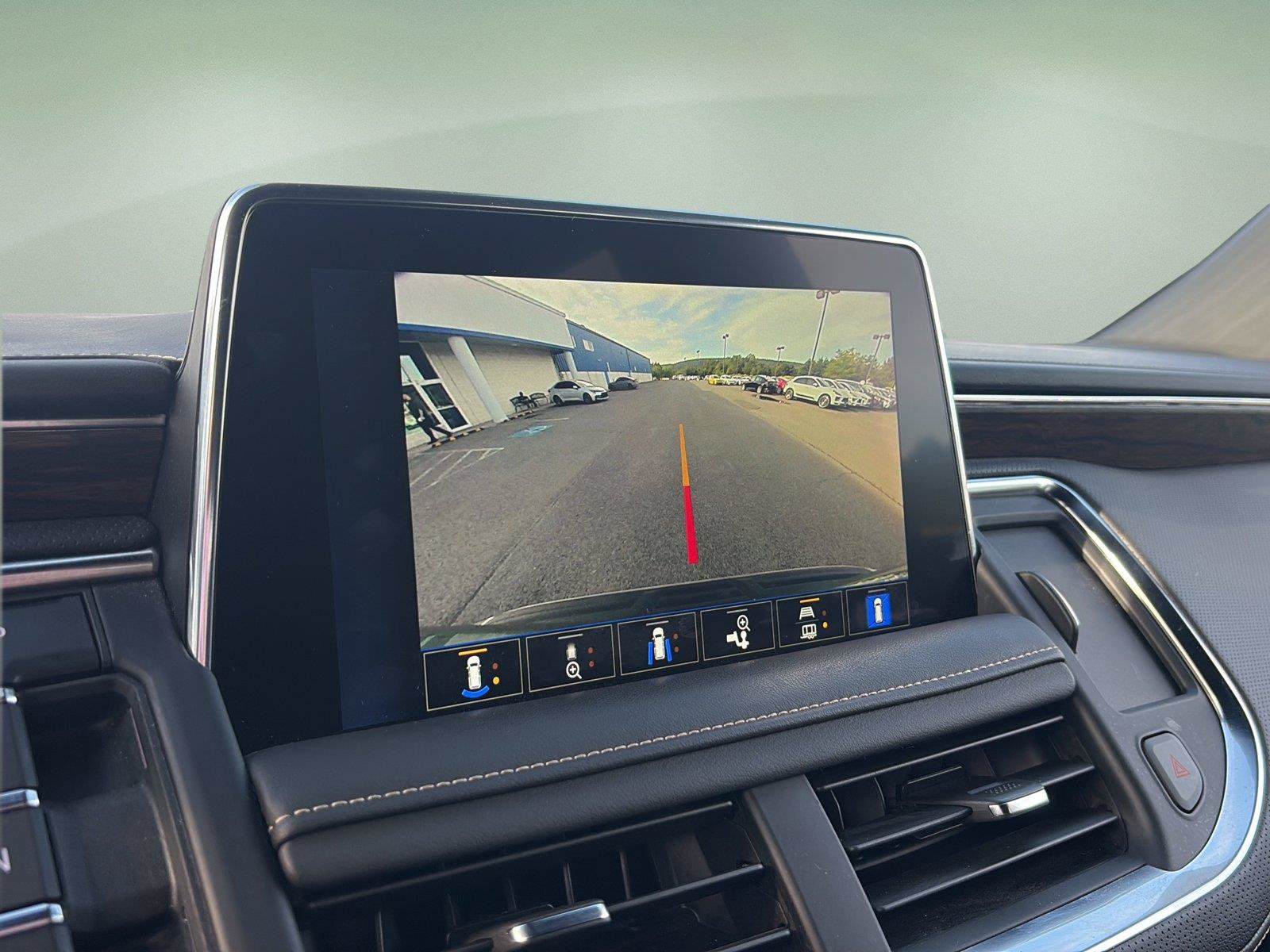 Used 2023 Chevrolet Tahoe Premier AWD/4WD image 35