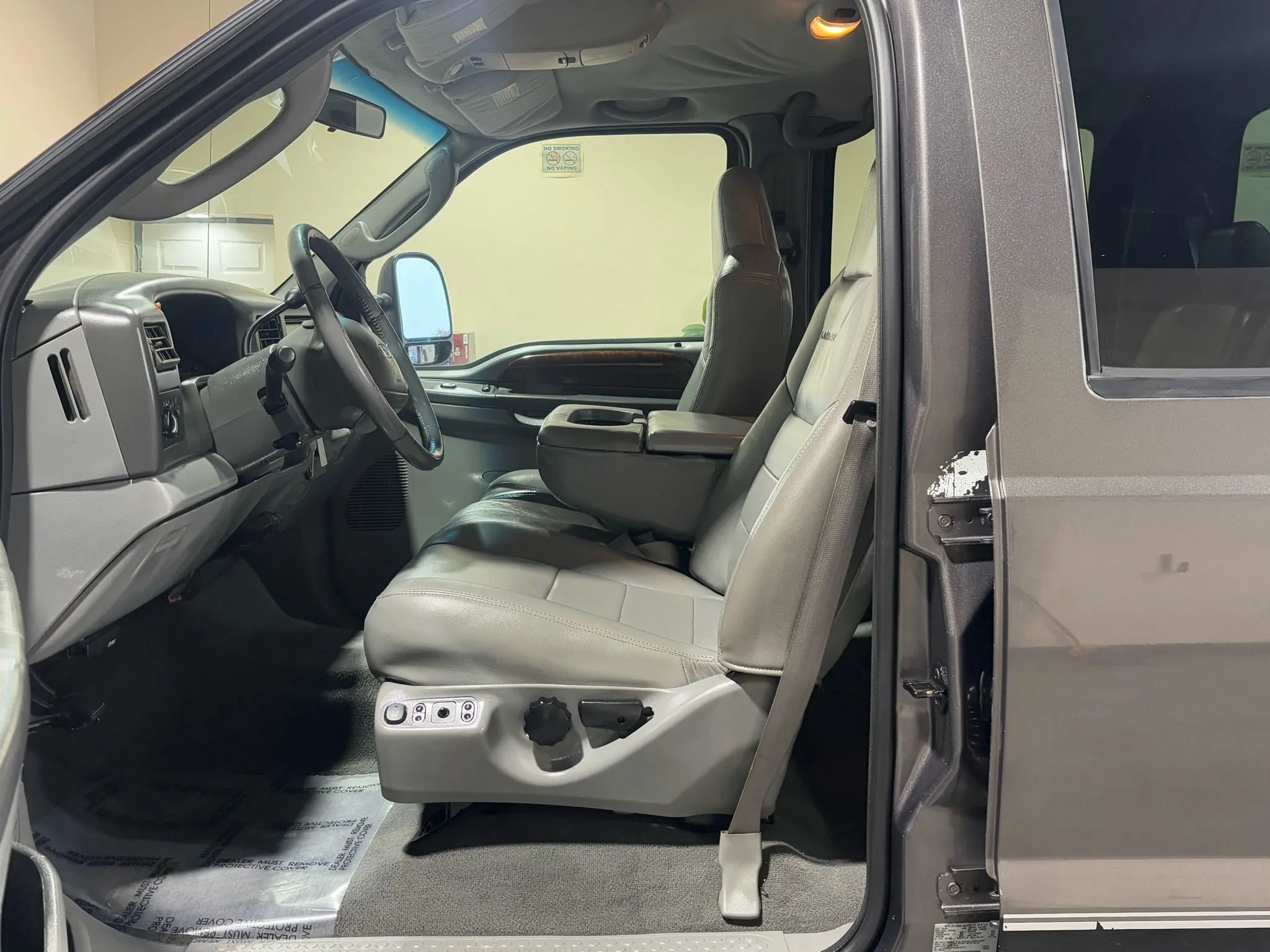 Used 2004 Ford F250 Lariat AWD/4WD image 12