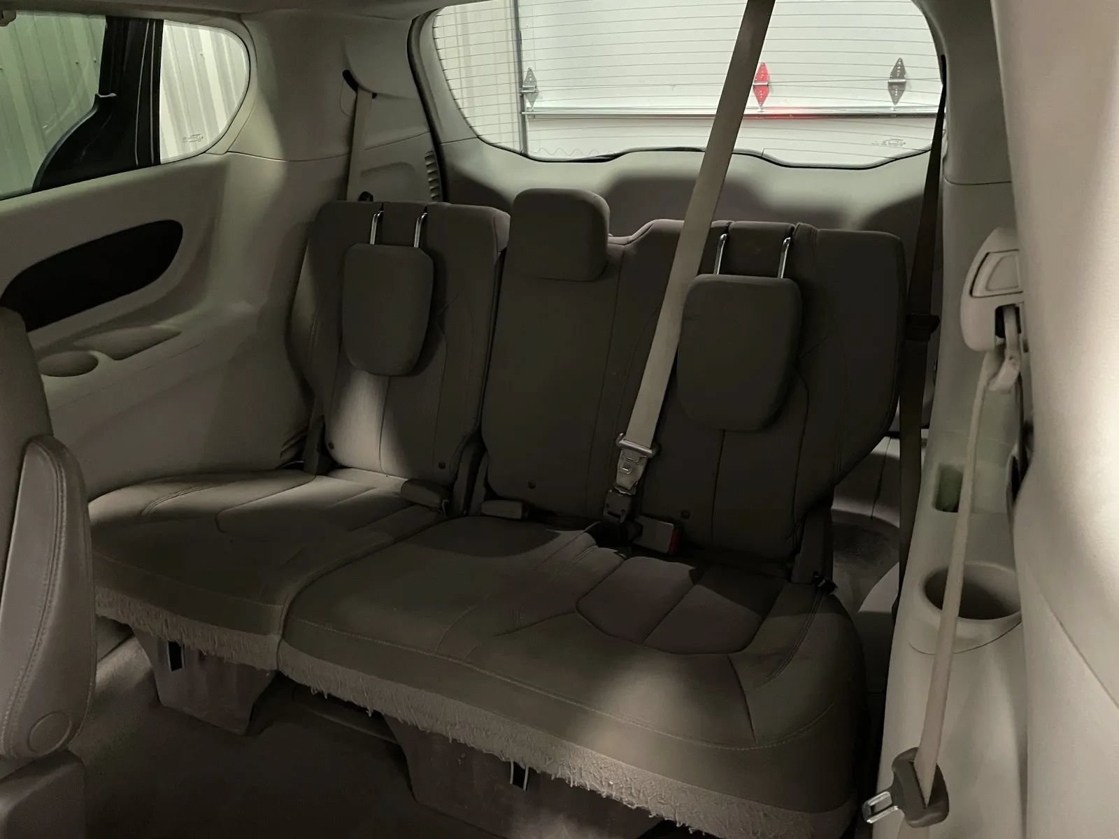 Used 2018 Chrysler Pacifica LX FWD image 35