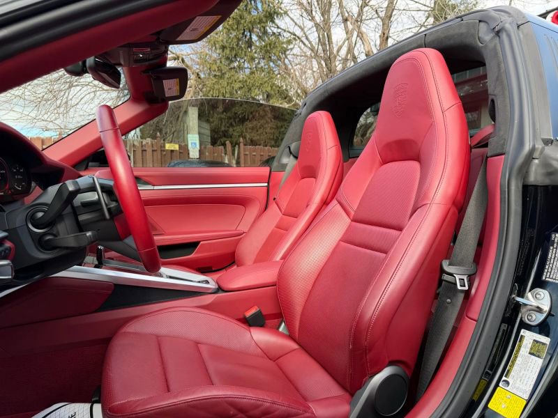 Used 2022 Porsche 911 Targa 4S w/ Premium Package image 17