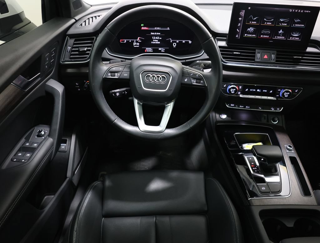 Used 2023 Audi Q5 2.0T Premium Plus w/ Premium Plus Package AWD/4WD image 16