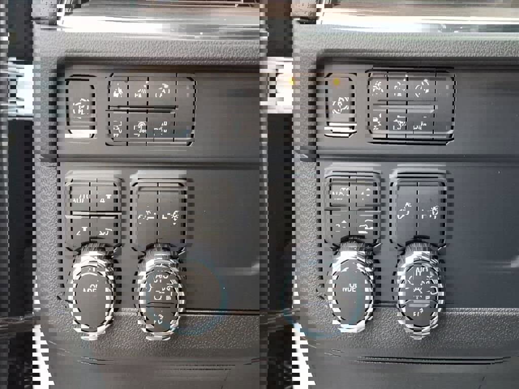 New 2026 Chevrolet Suburban Premier image 20