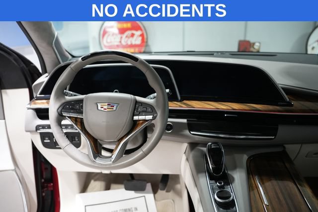Used 2024 Cadillac Escalade Sport Platinum AWD/4WD image 2