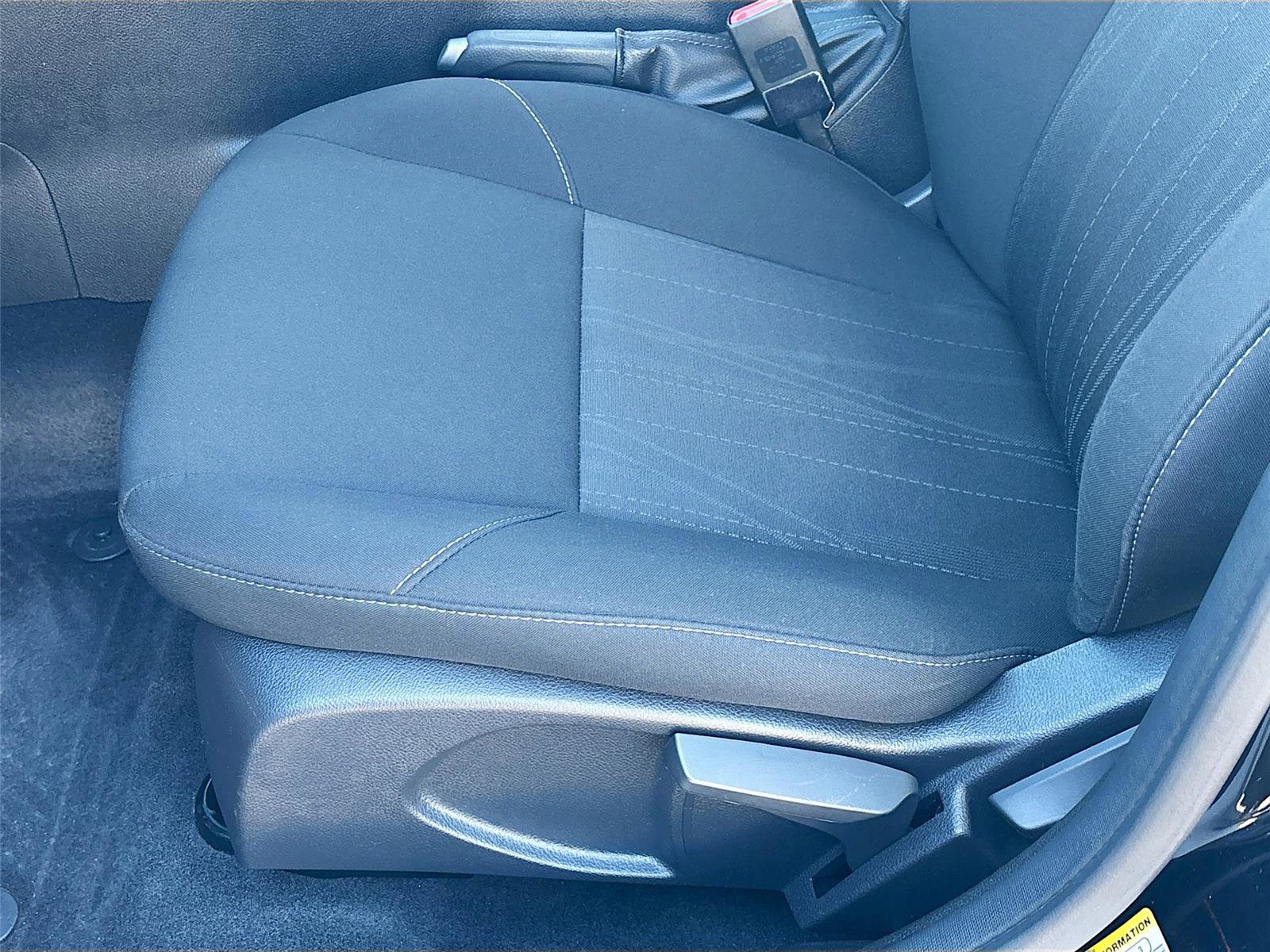 Used 2018 Ford Focus SE w/ SE Appearance Package image 21