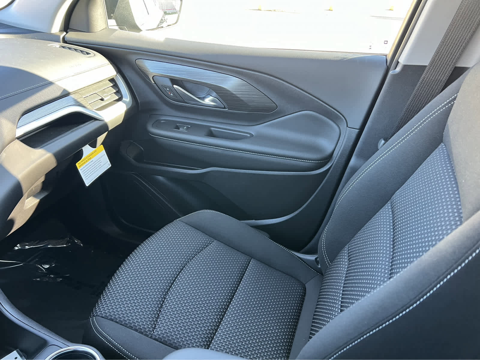 New 2024 GMC Terrain SLE w/ Driver Convenience Package FWD image 23