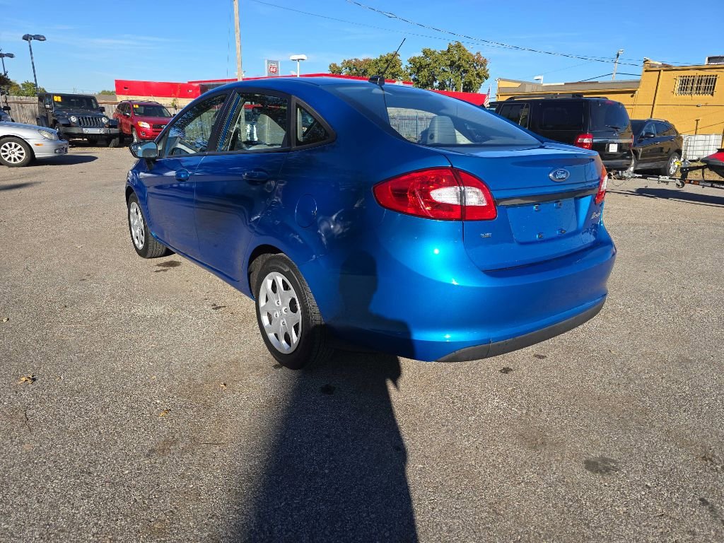 Used 2013 Ford Fiesta SE image 7