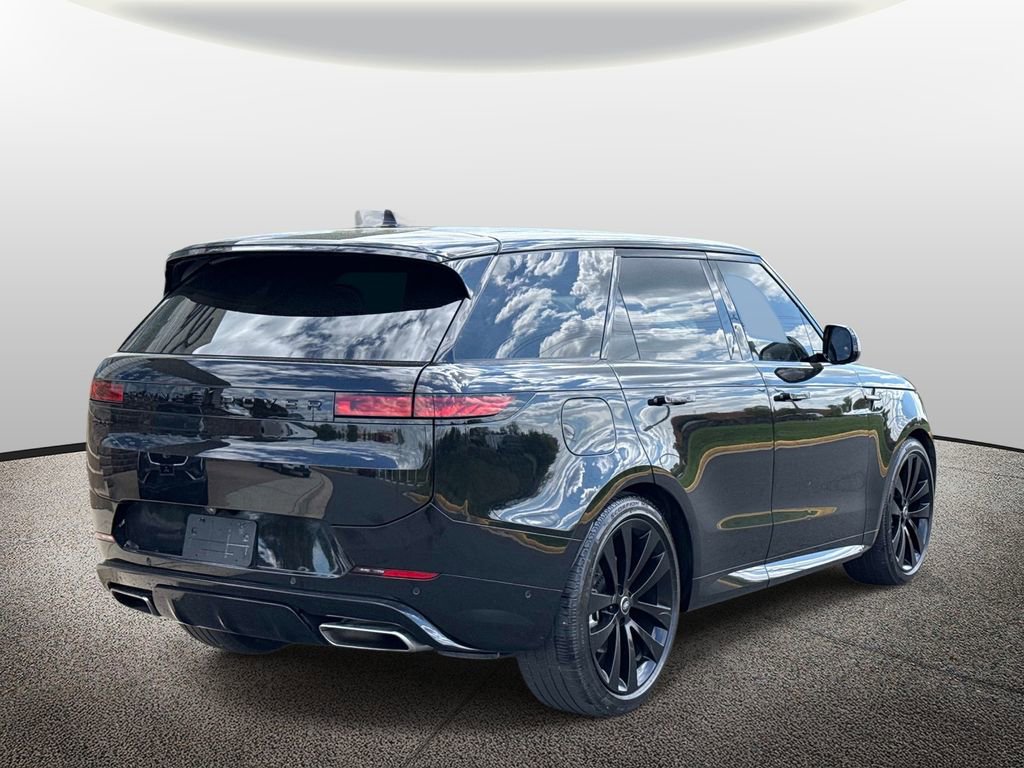 Used 2025 Land Rover Range Rover Sport Dynamic SE AWD/4WD image 2