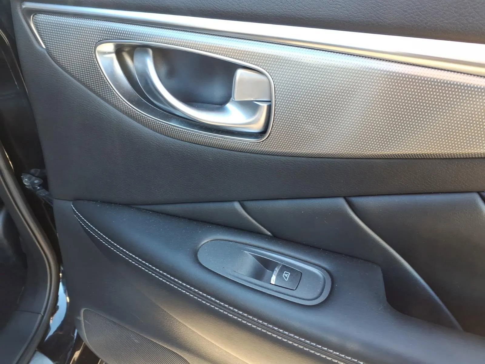 Used 2019 INFINITI Q50 Sport w/ Cargo Package (L96) AWD/4WD image 12