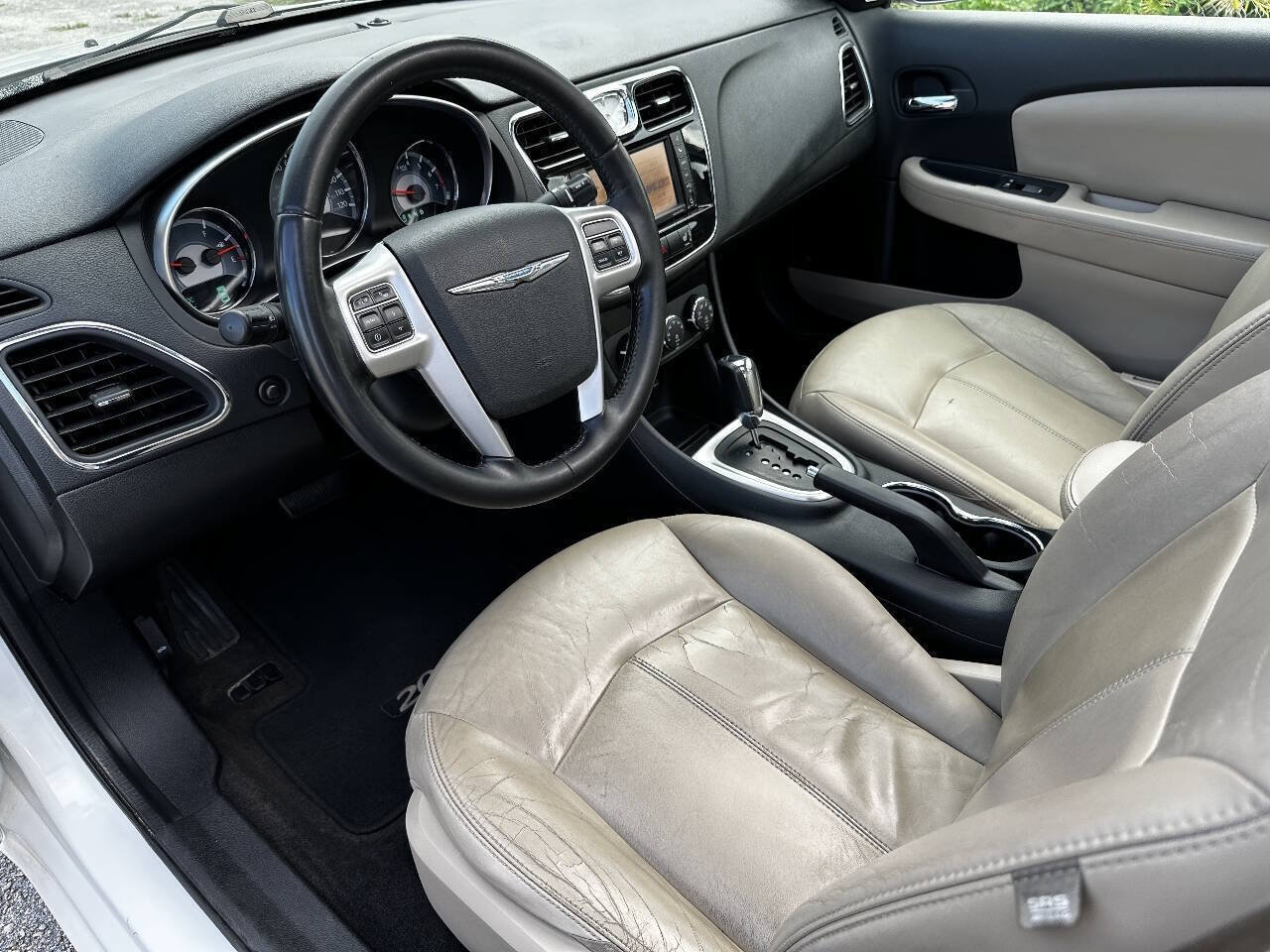 Used 2011 Chrysler 200 Limited FWD image 12