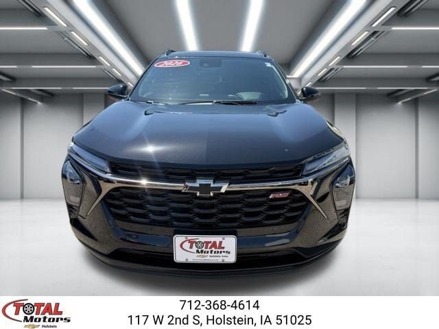 New 2026 Chevrolet Trax RS w/ Driver Confidence Package FWD image 3
